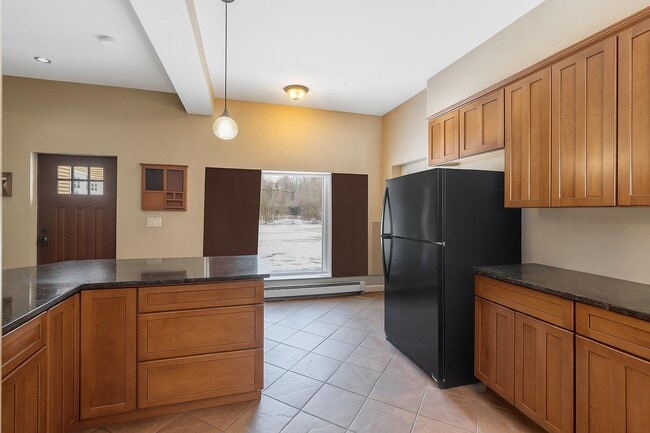 Building Photo - 5113 Cedarvale Rd