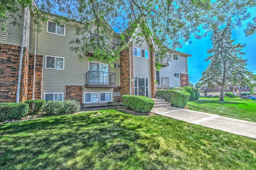 Hidden Creek 8118 International Dr Crown Point IN 46307 Apartment