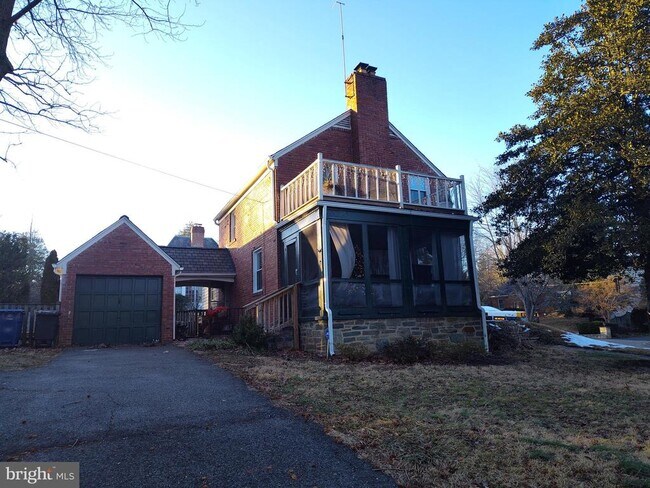 Building Photo - 1000 Janney's Ln