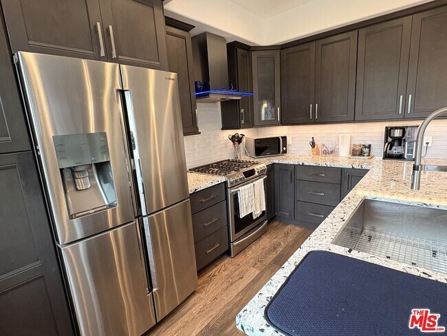 Building Photo - 1076 Orange Grv Ave