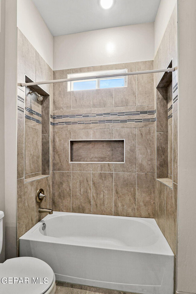 Building Photo - 12365 Desert Dove Ave