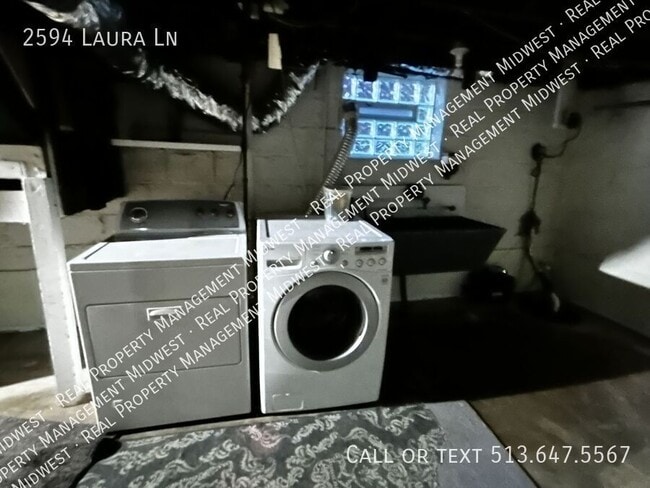 Building Photo - 2594 Laura Ln