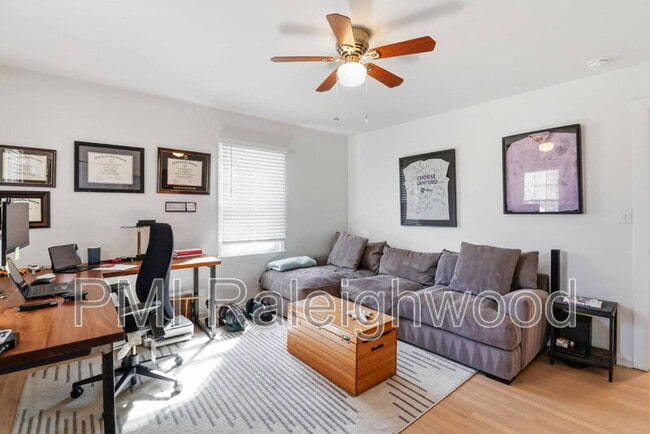 Building Photo - 322 E Millbrook Rd