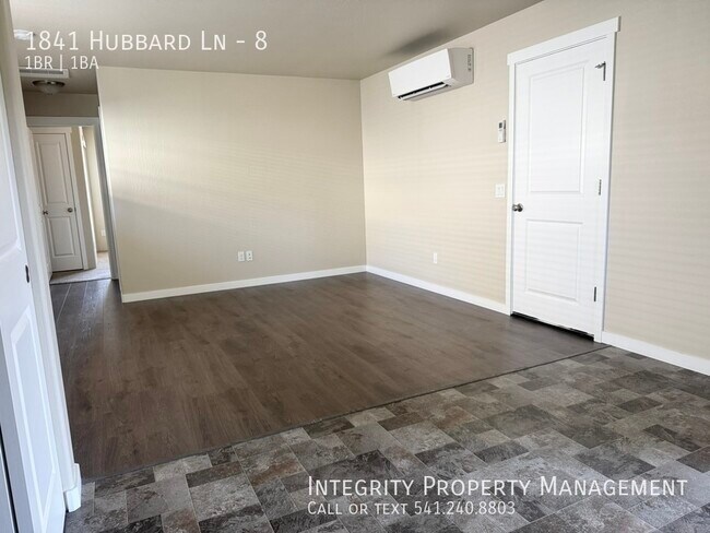 Building Photo - 1841 Hubbard Ln