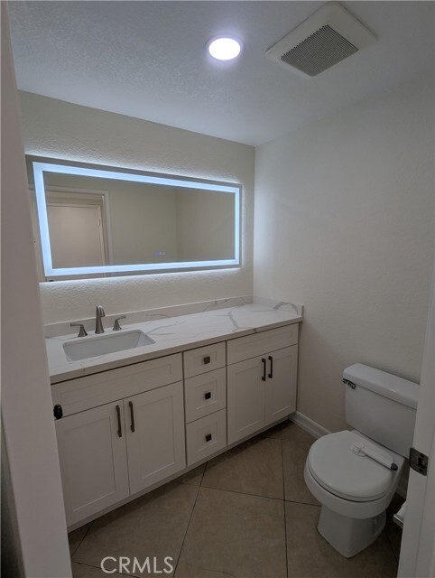 Building Photo - 28262 Glenbrook