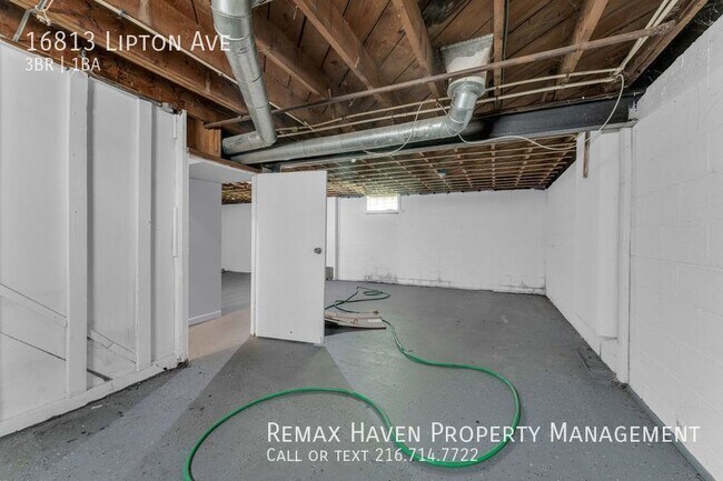 Building Photo - 16813 Lipton Ave, Cleveland - Charming 3 B...