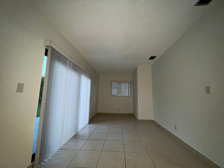 Building Photo - 4171 NW 110th Ave