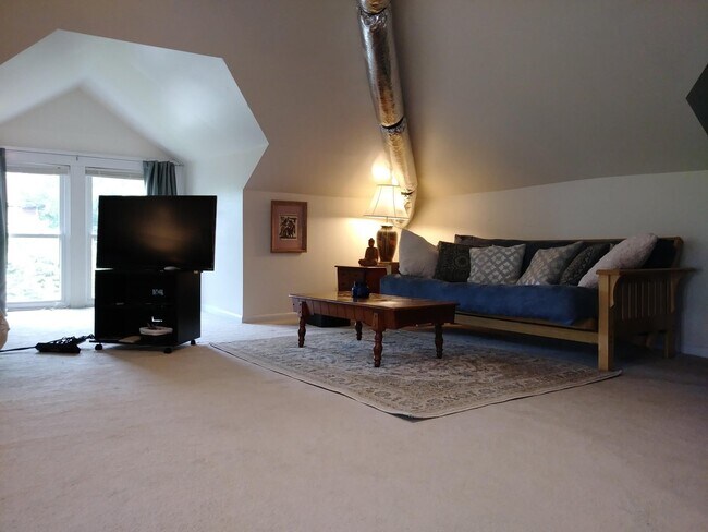 Building Photo - 1843 Oxford Ave SW