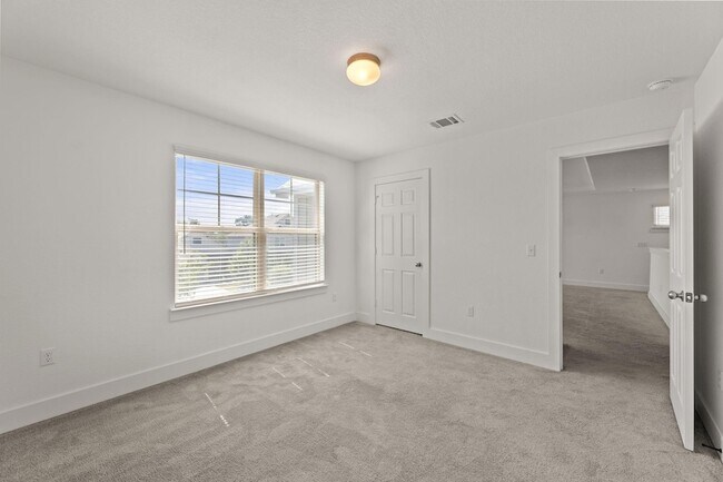 Building Photo - 322 Bonnet Blvd