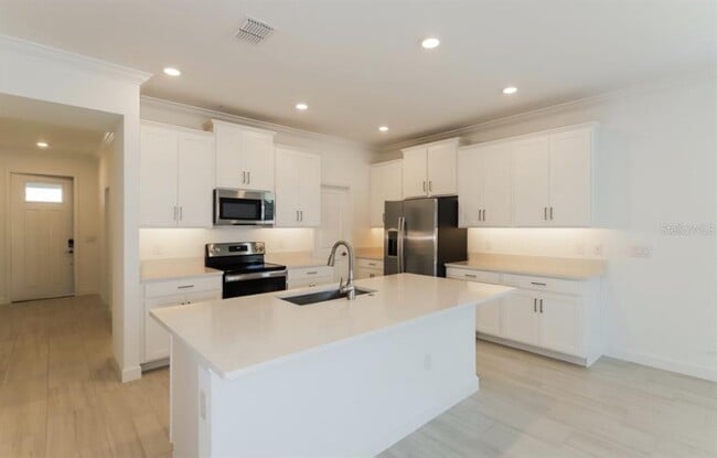 Building Photo - 1250 Spinnaker Dr