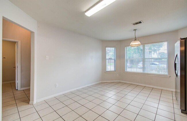 Building Photo - 21903 Silverfield Park Ln