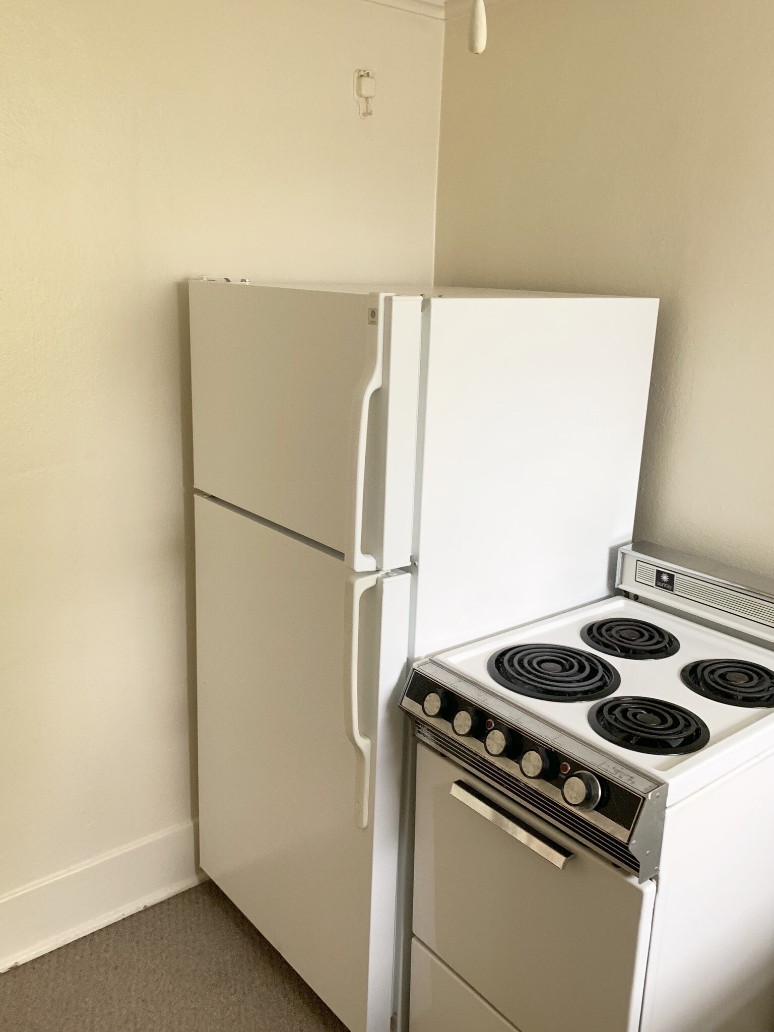 Building Photo - 423 Gotham St