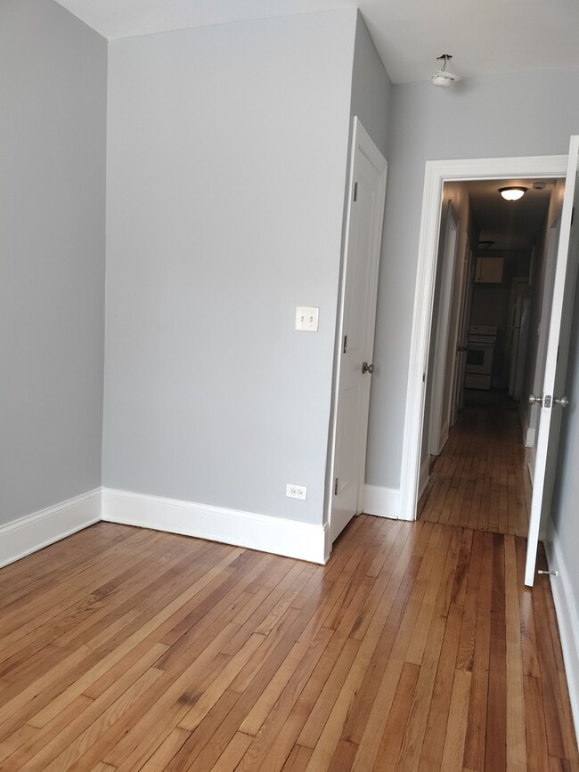 Building Photo - 7408 S Eberhart Ave