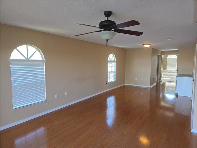 Building Photo - 2648 Sabal Springs Dr