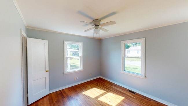 Building Photo - 3815 W 42nd St