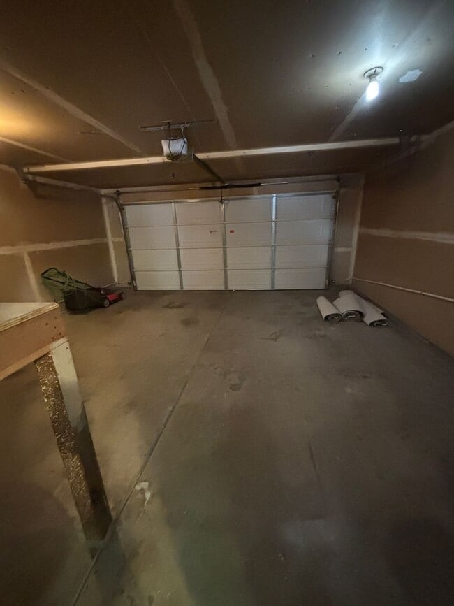 Building Photo - Spacious 4-Bedroom Home with Community Poo...
