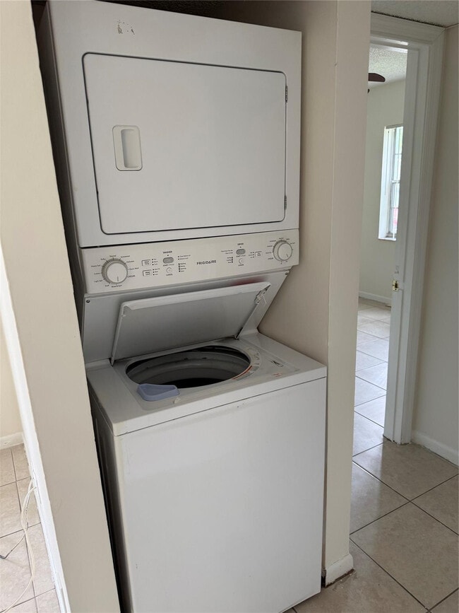 Building Photo - 2730 Forest Hills Blvd