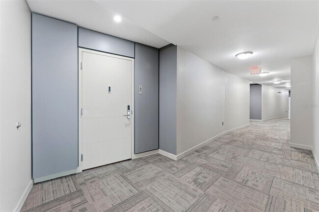 Building Photo - 912 Channelside Dr