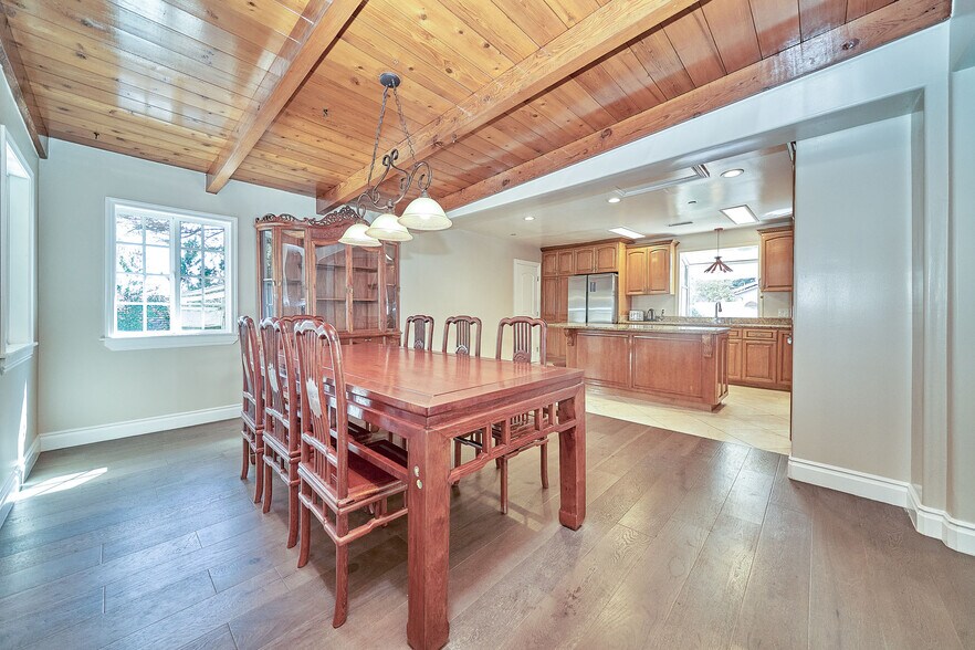 Building Photo - 4736 Rosemont Ave