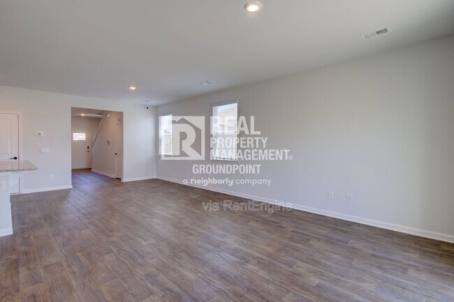 Building Photo - 729 Long Blf Rd
