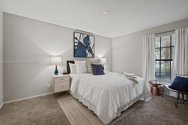 Building Photo - 3101 Port Royale Blvd