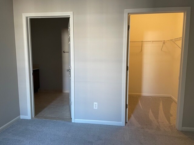 Building Photo - 8337 Towne Center Cir