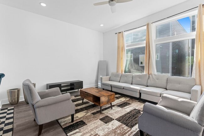 Building Photo - 4017 Ward St