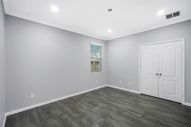 Building Photo - 22727 Whispering Timbers Way