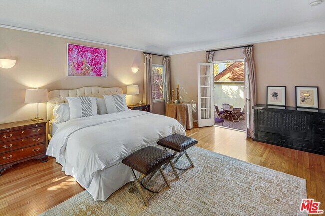 Building Photo - 10614 Le Conte Ave