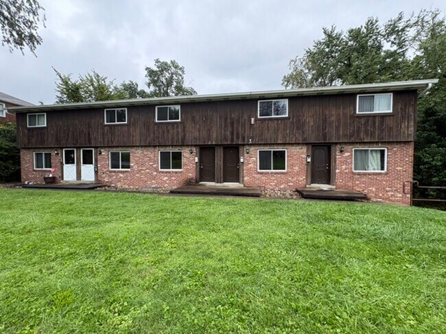 Building Photo - 649-655 Robbins Station Road