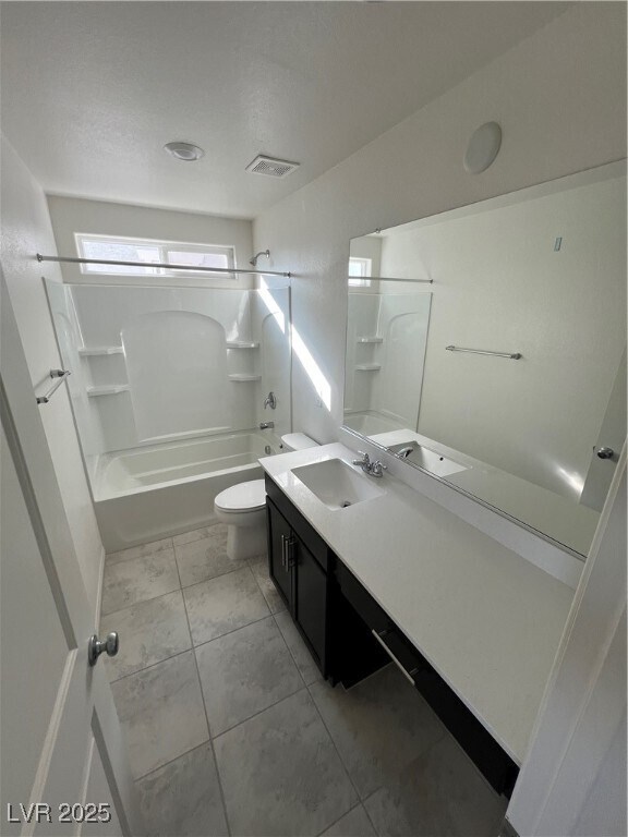 Building Photo - 2468 Bellinzona Pl