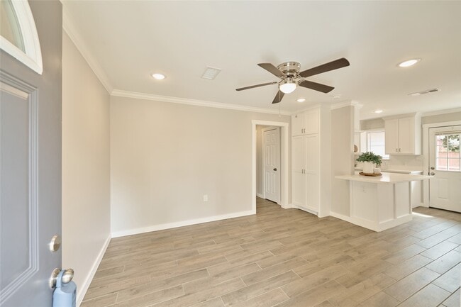 Building Photo - 309 S Magnolia St