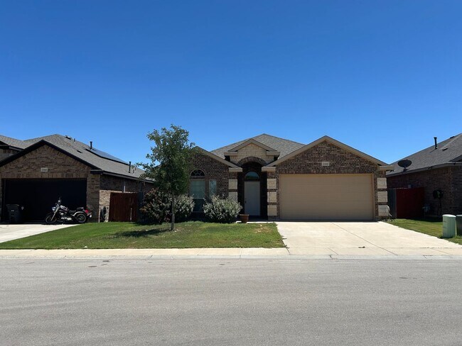 Primary Photo - Beautiful 3-Bedroom Home with Den and Fire...