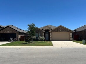 Building Photo - Beautiful 3-Bedroom Home with Den and Fire...