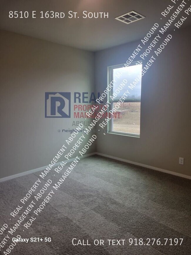 Building Photo - 8510 E 163rd St S