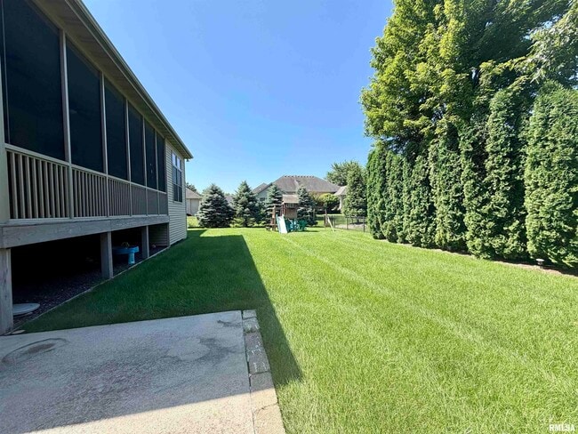 Building Photo - 1805 Blue Stone Dr