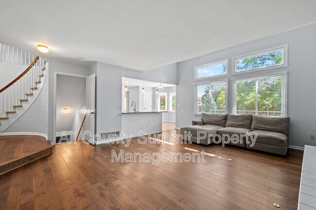 Building Photo - 7290 S Pierson St