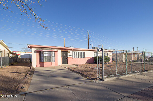 Building Photo - 10108 Shenandoah St