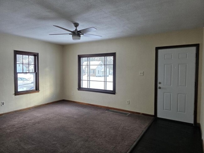 Building Photo - 224 Maryland St NW