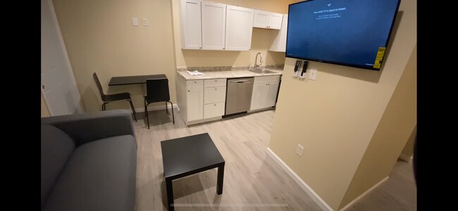 Building Photo - 5th Ave