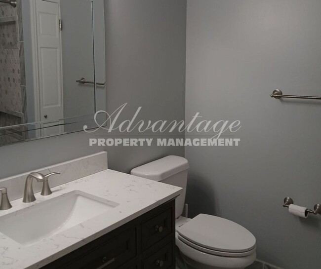 Building Photo - 1/2 OFF The 1st Month's Rent | Exquisite F...