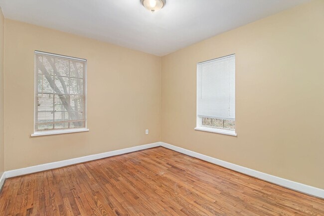 Building Photo - 1946 N Decatur-