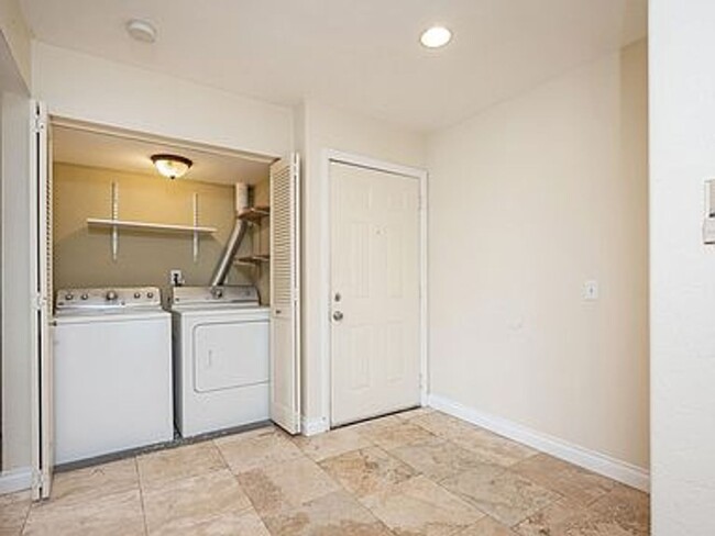 Building Photo - Imperial Beach - 2 Bed 2 Bath with Open Fl...