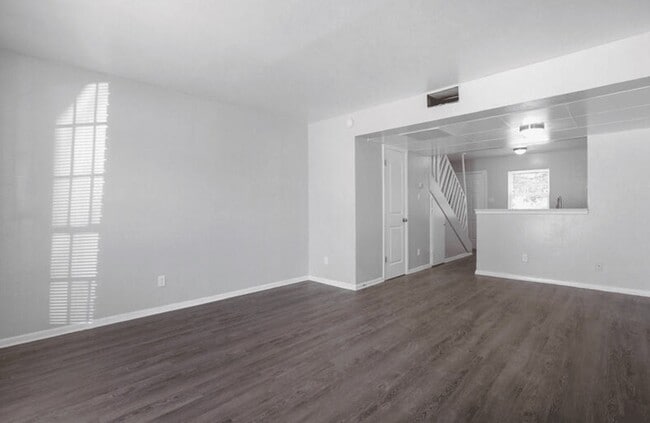 Building Photo - 313-319 Rose St