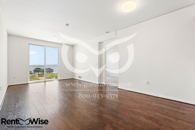 Building Photo - 401 Crescent Ct