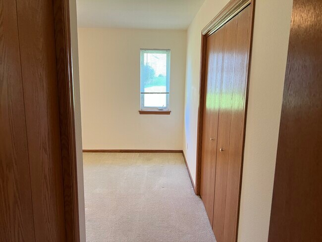 Building Photo - 1105 Heritage Ct