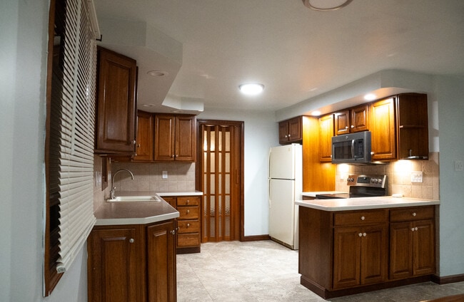 Building Photo - 4822 E Eddy Dr