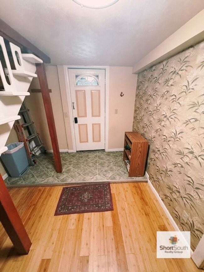 Building Photo - Fully Furnished 1.5 bath home in Muskegon ...