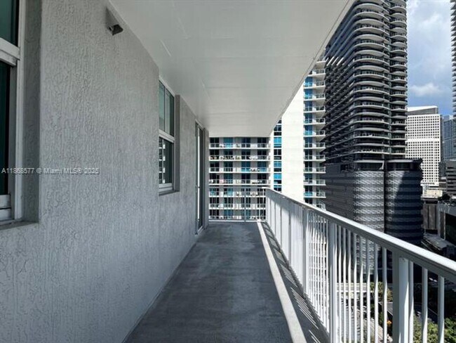Building Photo - 1250 S Miami Ave
