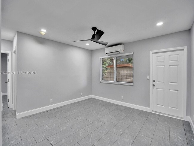 Building Photo - 951 SW 30th St